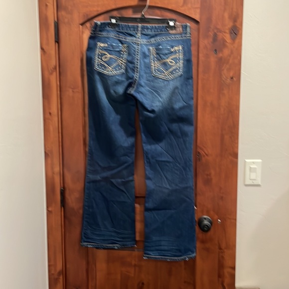 Women’s Jeans - Picture 6 of 7